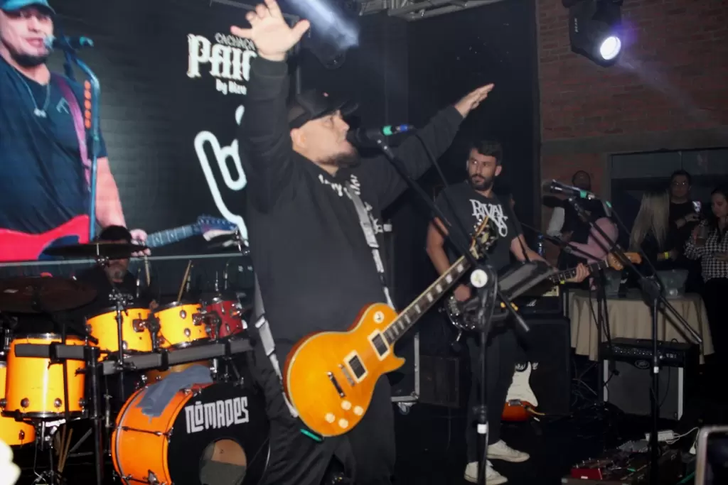 Sucesso de público marca a apresentação de Digão Raimundos em Itapema