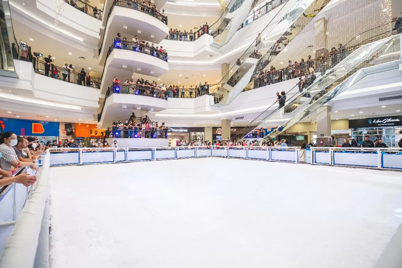 Villa Romana Shopping inaugura pista de patinação no gelo nesta sexta-feira (5)