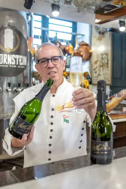 Ostra, salmão e espumante 