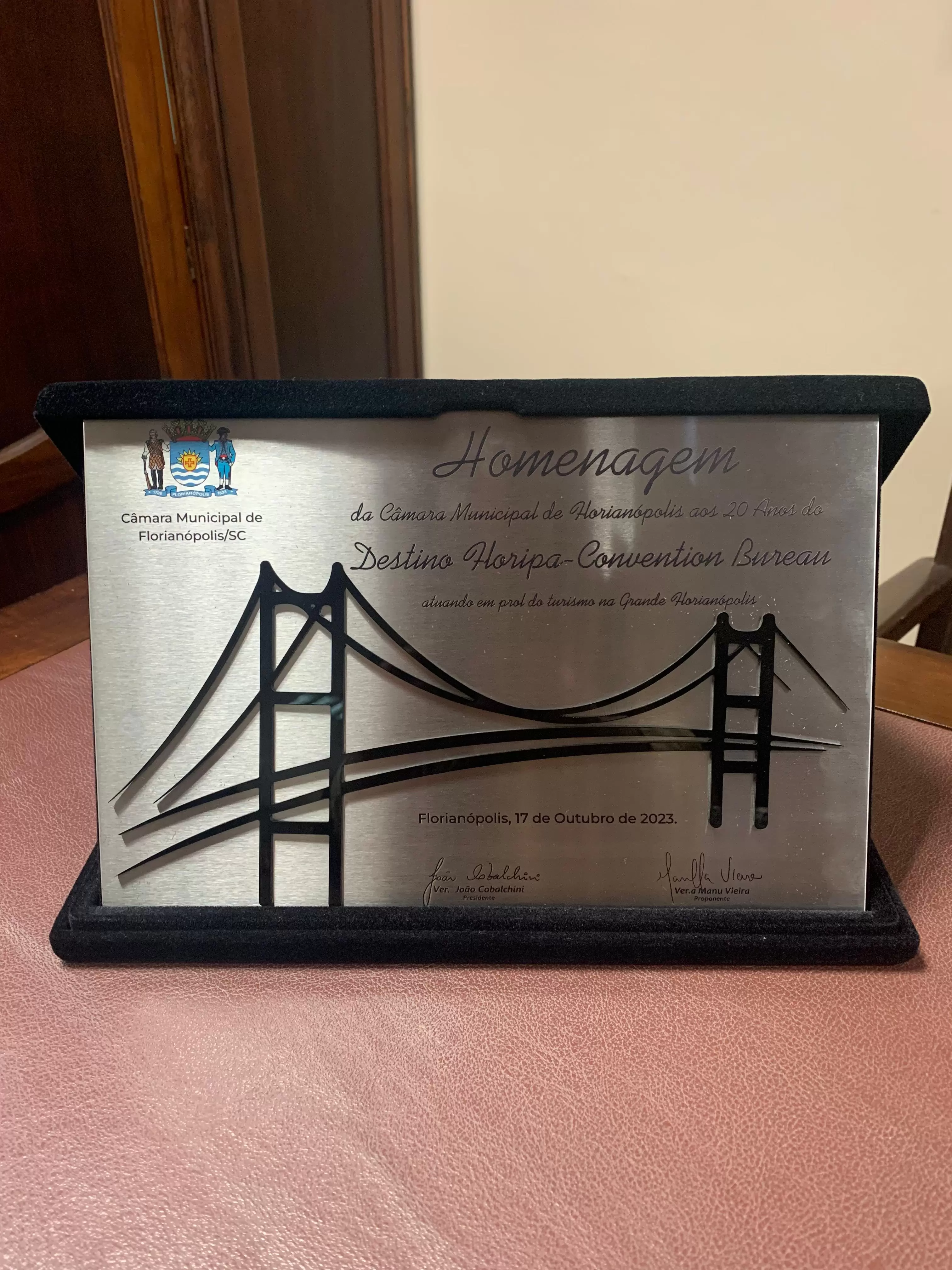 Câmara de Florianópolis faz homenagem aos 20 anos de atuação do Destino Floripa & Região