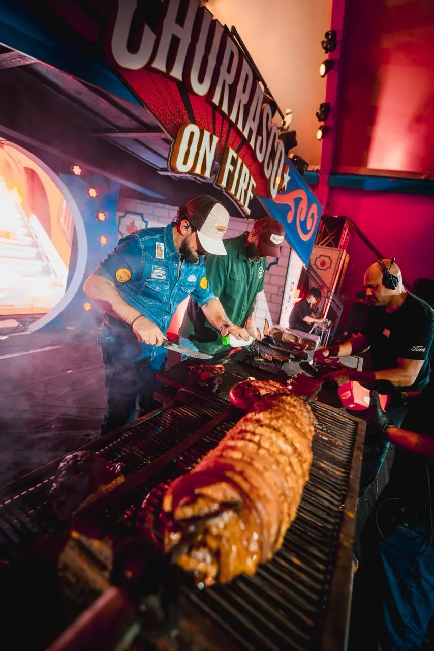   Com ingressos esgotados, Churrasco On Fire, de Fernando e Sorocaba, agita Belo Horizonte 