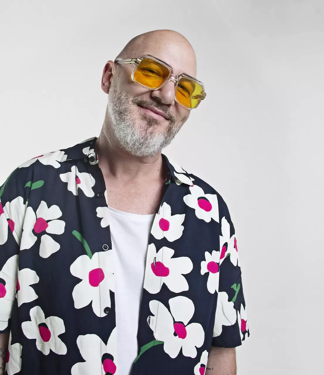 DJ Kolombo se apresenta no P12 na inédita Pool Party