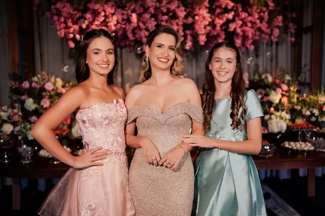 Entre mãe e filhas, uma noite especial