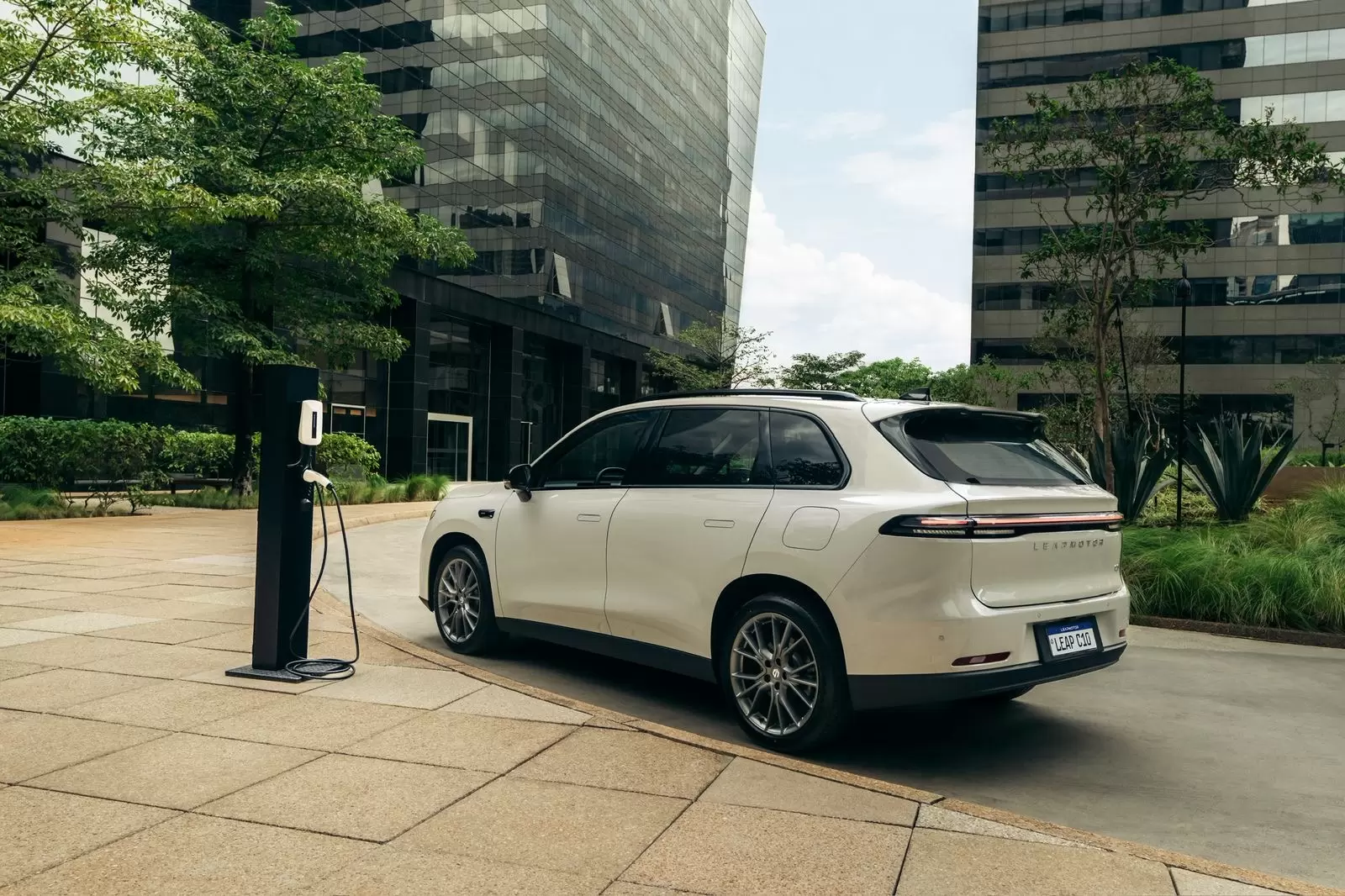 Leapmotor estreia em Florianópolis e reforça expansão dos elétricos premium no Brasil