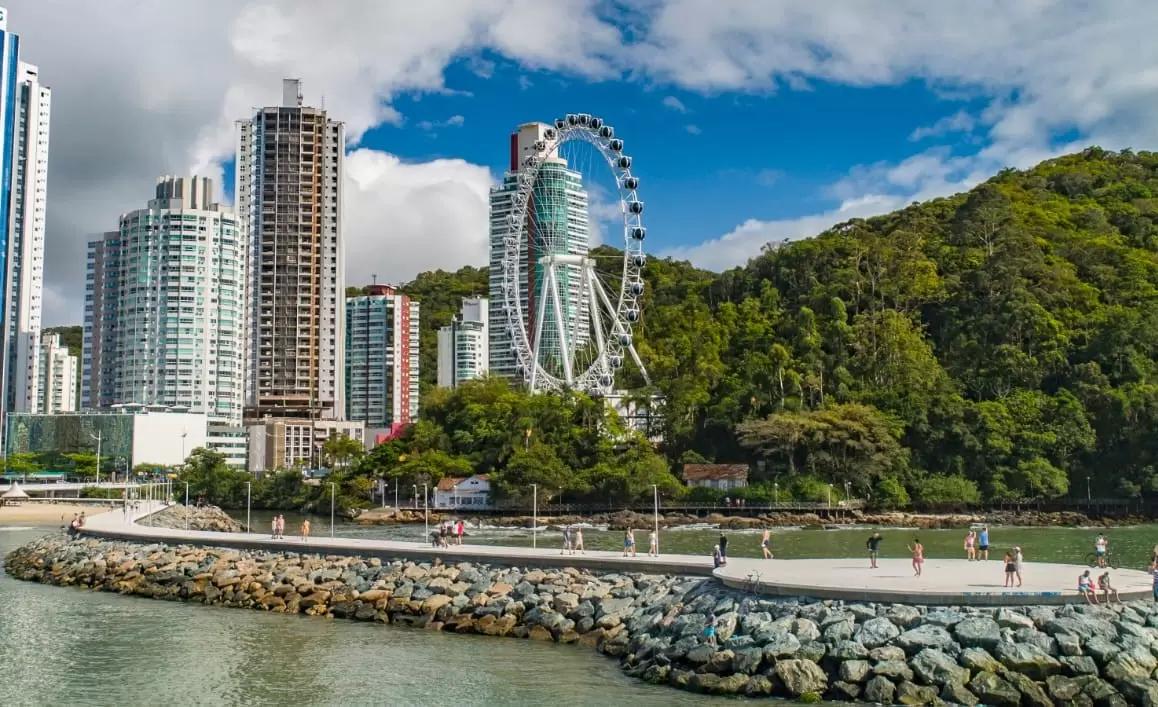 Megaconstruções de Balneário Camboriú exigem processos curiosos de execução — confira