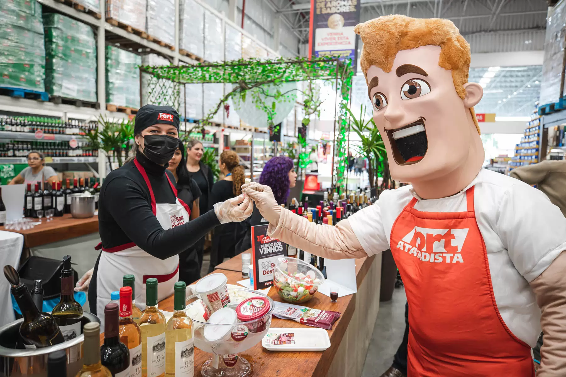 Festival Mundo dos Vinhos movimenta o bairro Campeche, neste sábado (15)