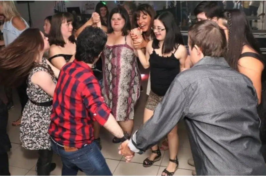 Balada especial do Dia Mundial da Síndrome de Down acontece no Lira Tênis Clube dia 21