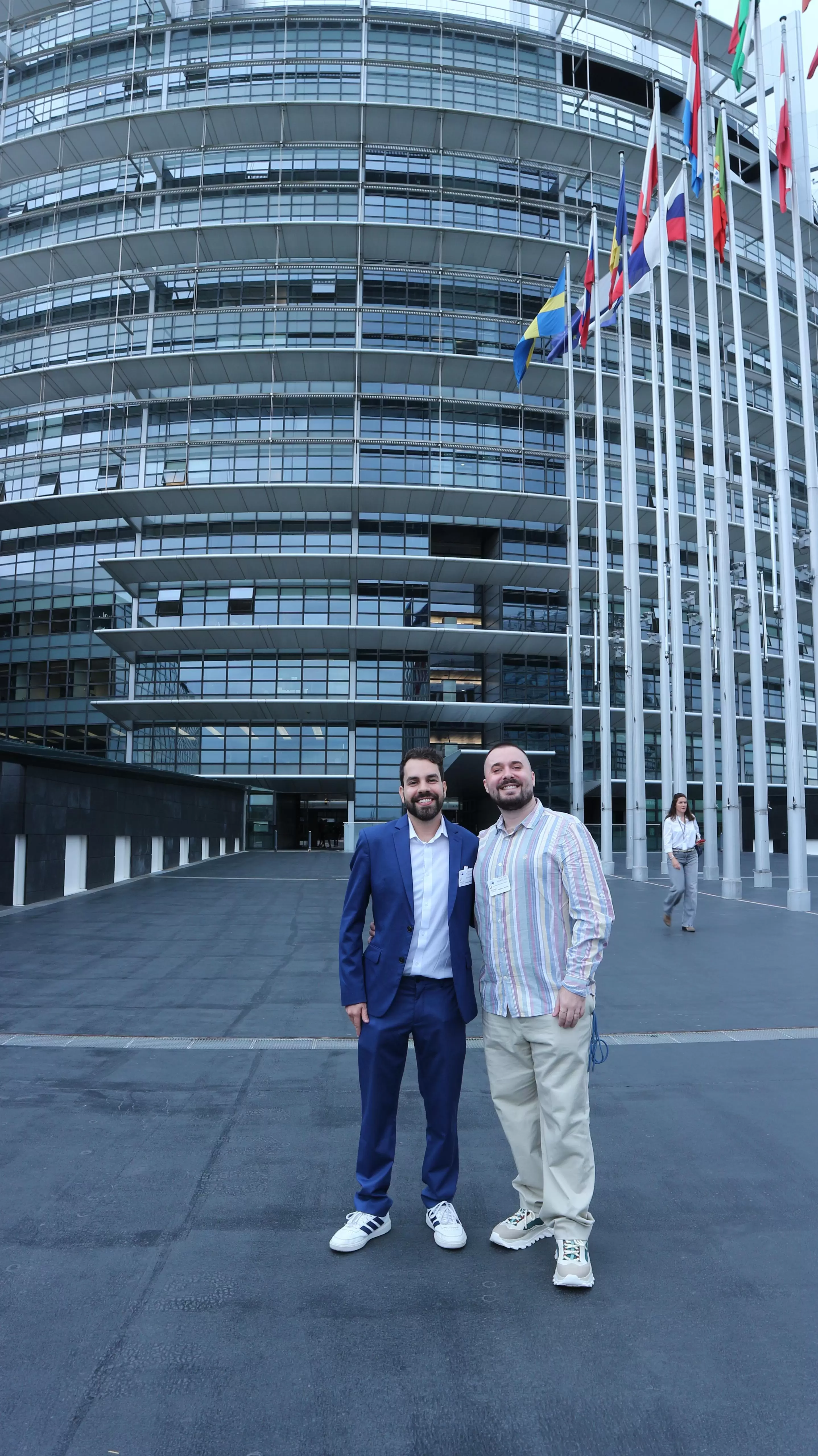 Floripa representada no Parlamento Europeu: casal manezinho participa de agenda oficial em Estrasburgo