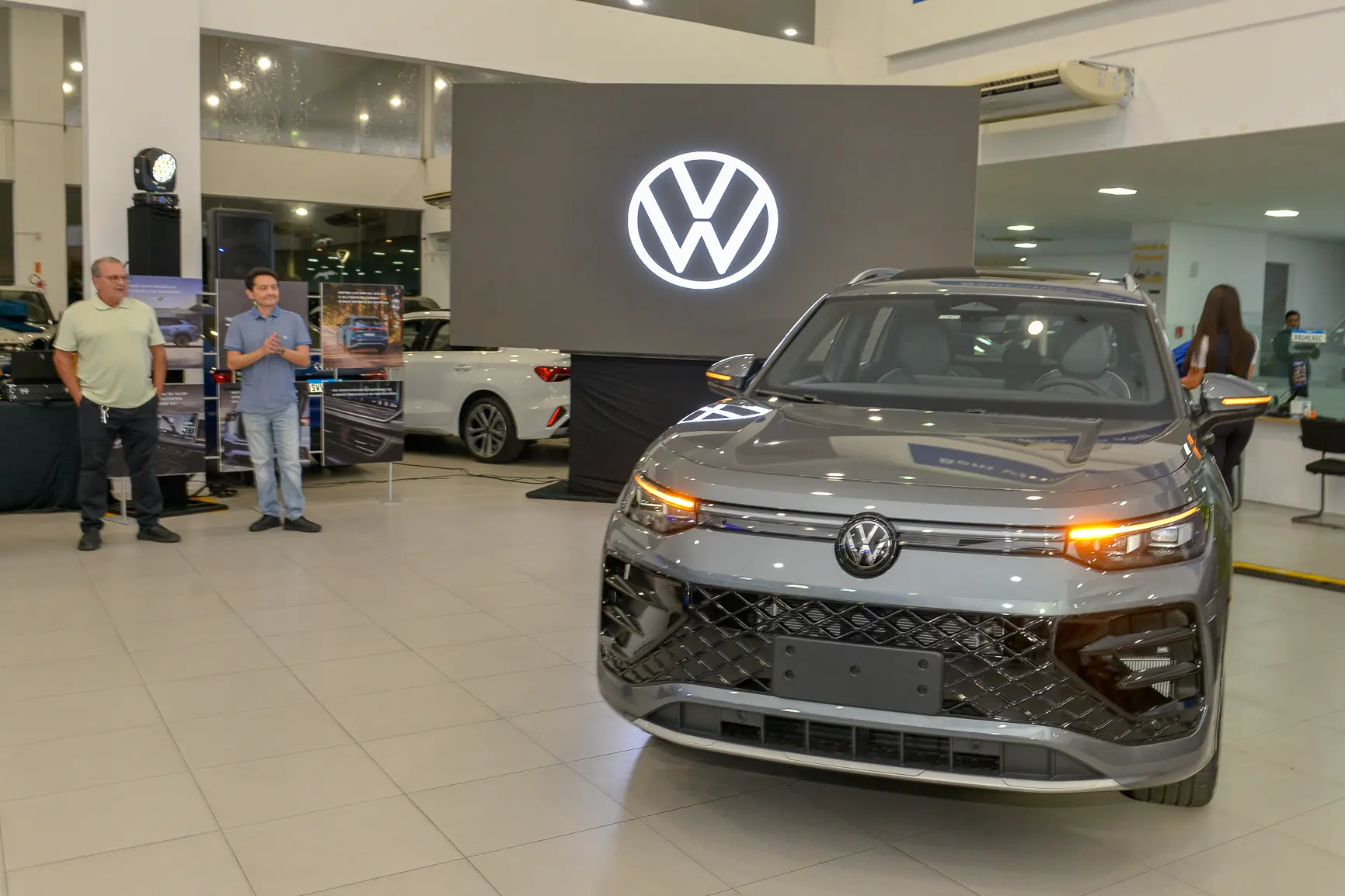 Novo Tiguan R-Line é lançado na Promenac Praia Brava