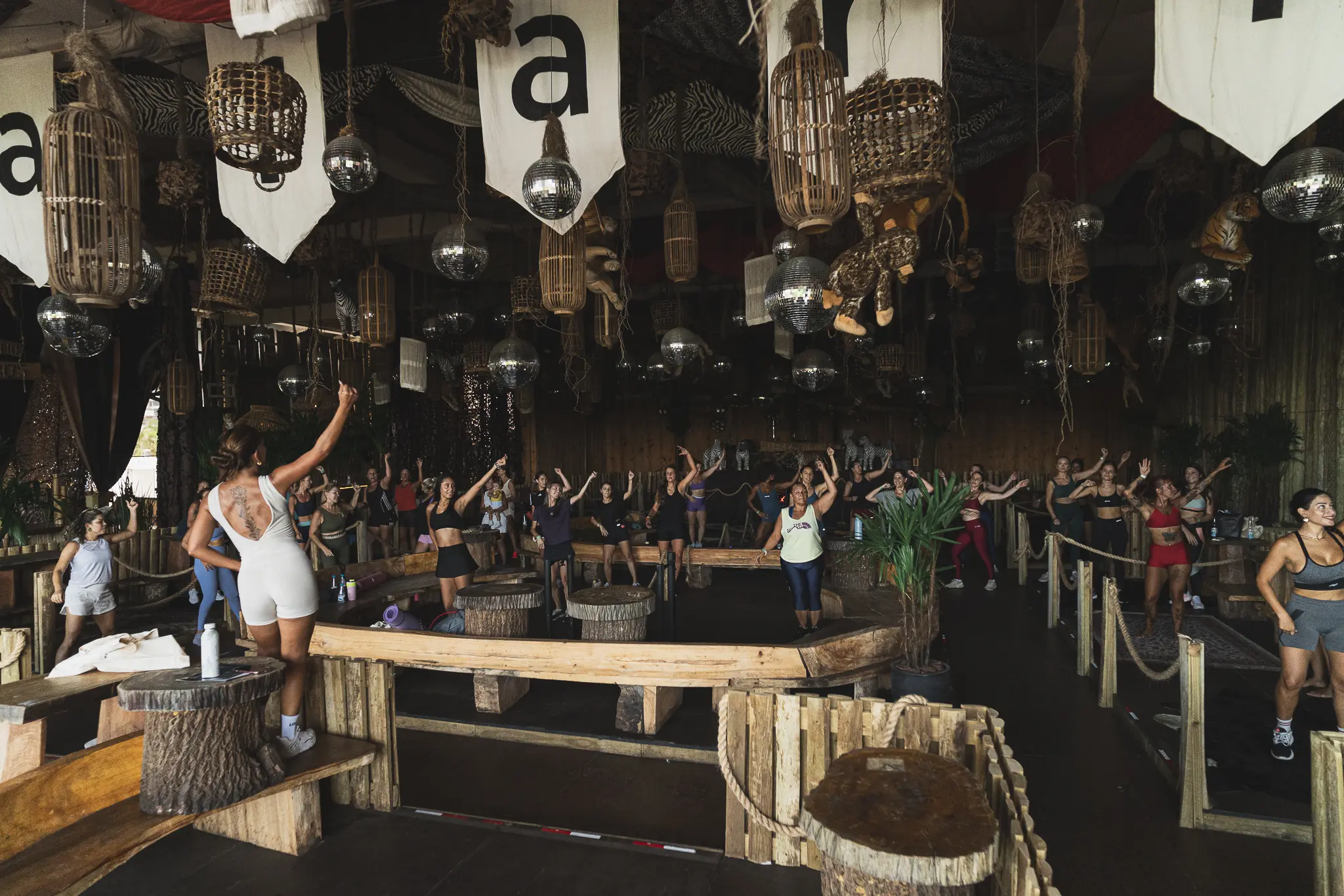 Safari Beach Jurerê transforma Carnaval em jornada de bem-estar e música eletrônica
