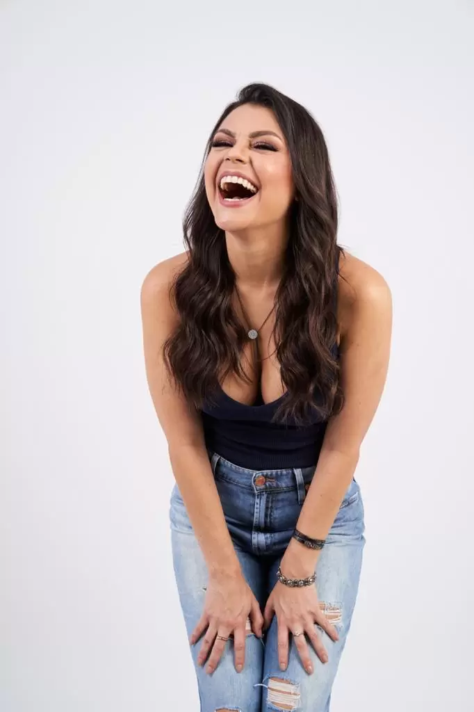 Bruna Louise apresenta show de stand-up comedy na Arena Opus neste domingo