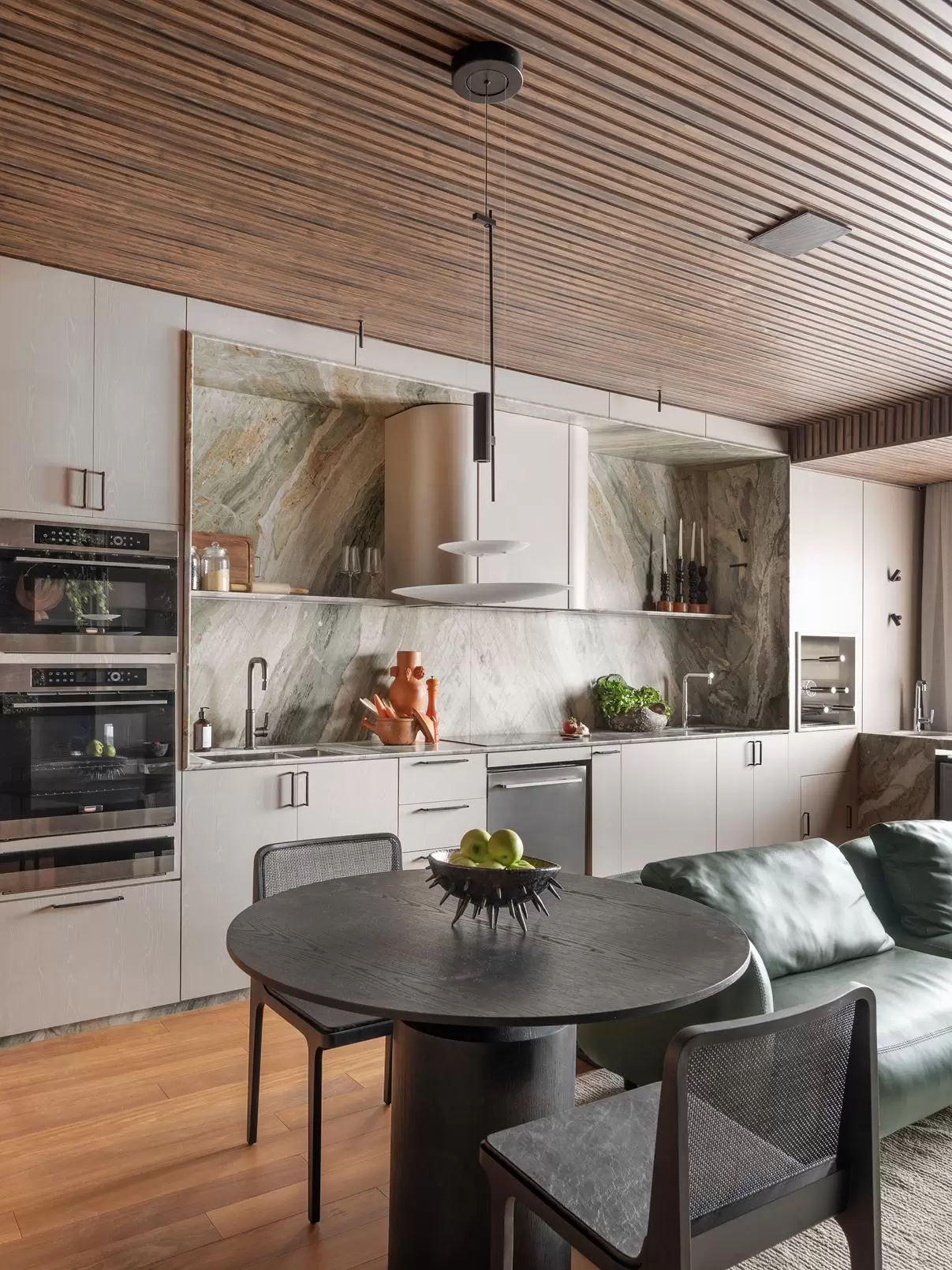 Revelo apresenta peças assinadas na CASACOR SC, que segue até este final de semana, em Florianópolis