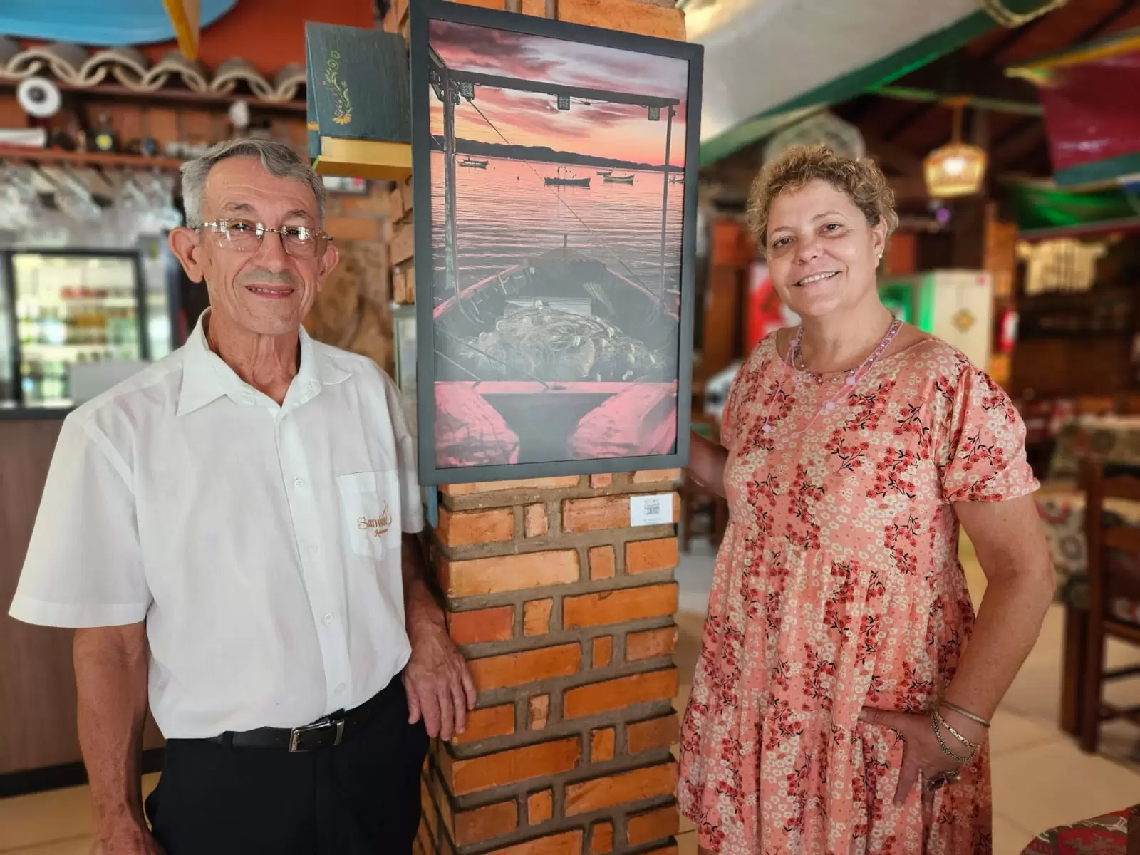 Exposição fotográfica em Florianópolis retrata a beleza das baleeiras, embarcações tradicionais do litoral catarinense