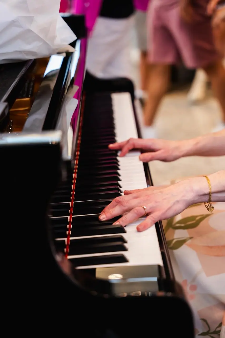 Música ao vivo embala fins de semana no Terraço Gourmet do Balneário Shopping