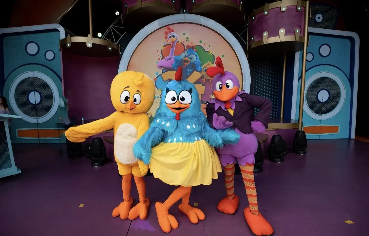 Beto Carrero World acaba de anunciar uma parceria inédita com a Galinha Pintadinha