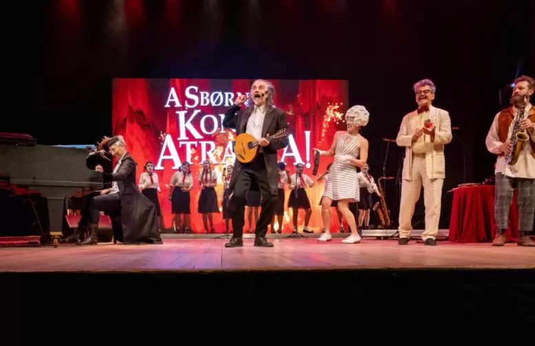 A Sbørnia Kontr`Atracka em apresentação única no Teatro Ademir Rosa, em Florianópolis