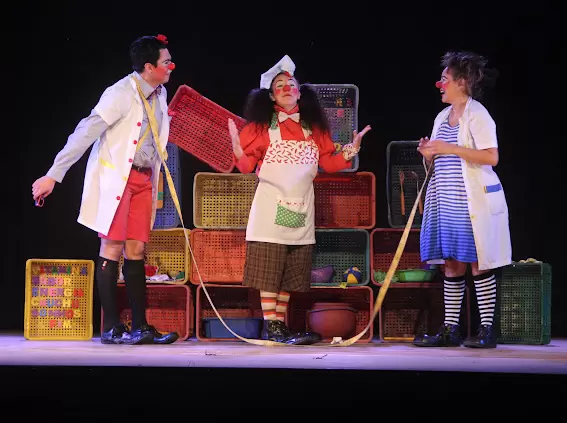 Ospália retorna às ruas de Florianópolis para cinco dias de riso, arte e cultura popular