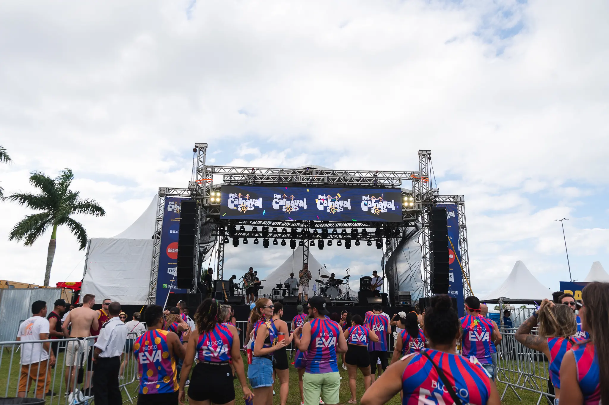 Pré-Carnaval Floripa celebra a cultura local com programação de artistas e blocos de Florianópolis