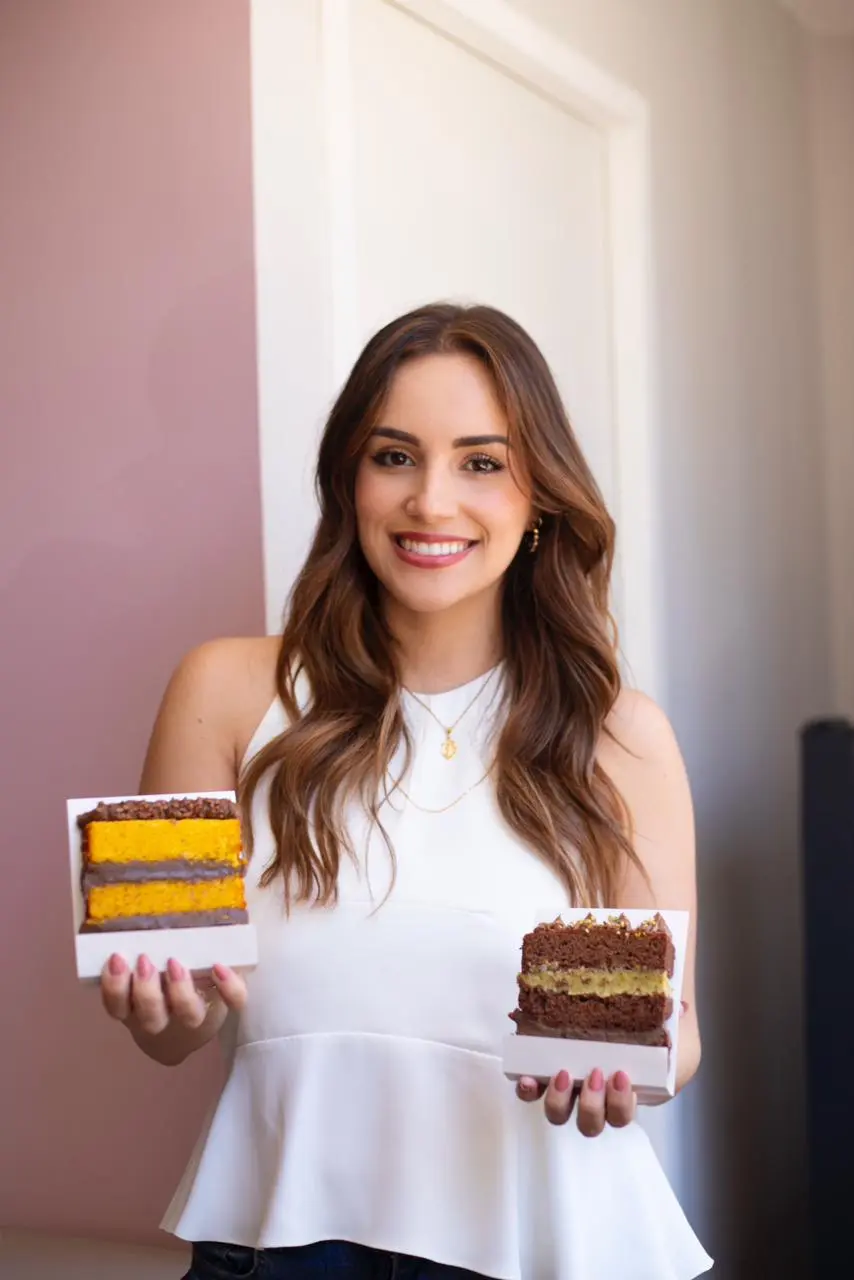 Empresária e confeiteira de Florianópolis lança curso completo de confeitaria com foco em técnicas, gestão e marketing