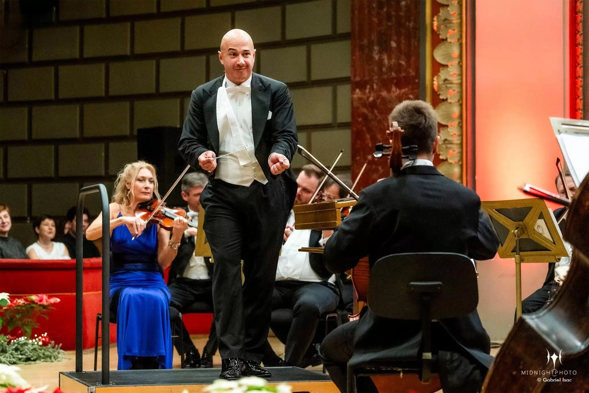 Orquestra do Palácio de Schönbrunn de Viena se apresenta em Florianópolis sob regência do maestro brasileiro Vinicius Kattah