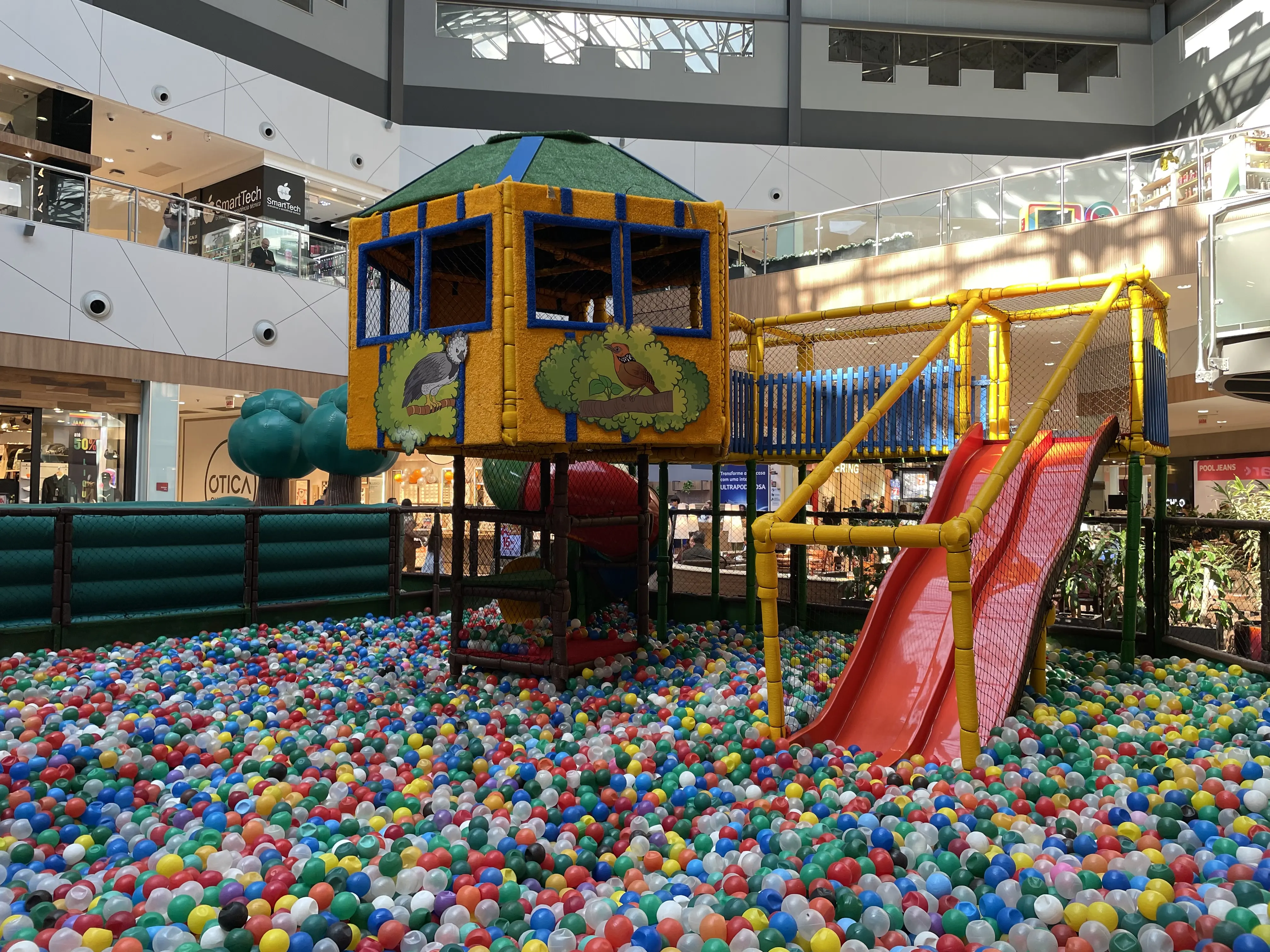 Turma da Mônica transforma passeio em aventura no Floripa Shopping