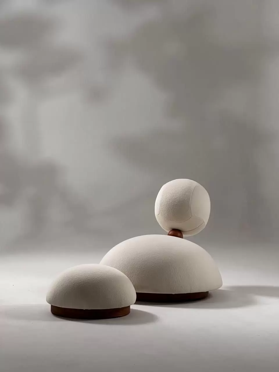 Designer Anna Maya participa da Milano Design Week com a Poltrona Gugo