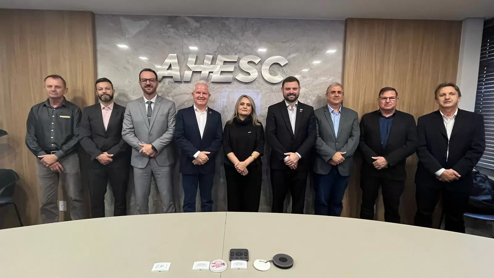 Nova diretoria da Associação de Hospitais do Estado de Santa Catarina é empossada em Florianópolis