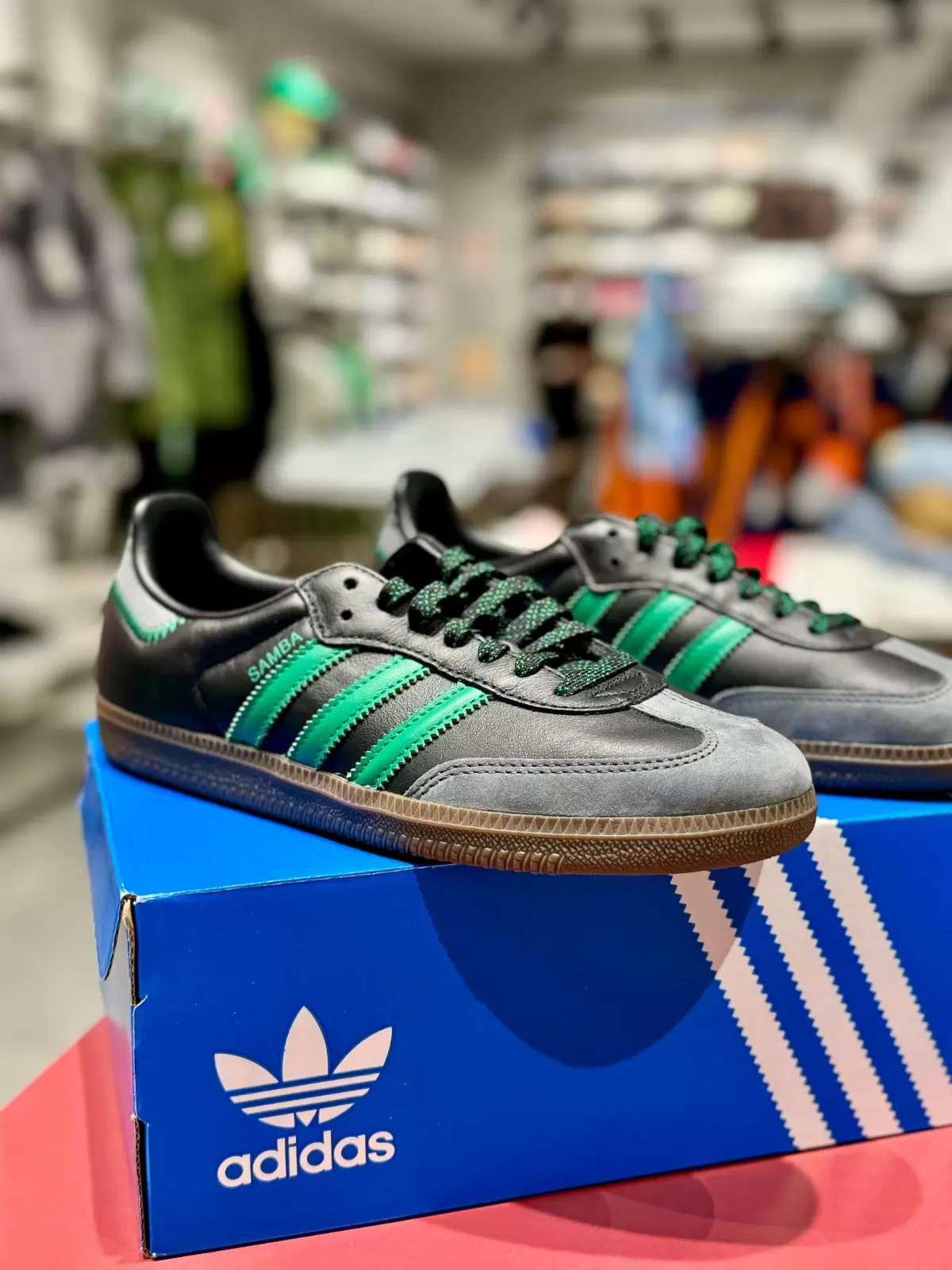 Black Friday no Balneário Shopping tem descontos de até 70% e abre temporada de compras de final  de ano 