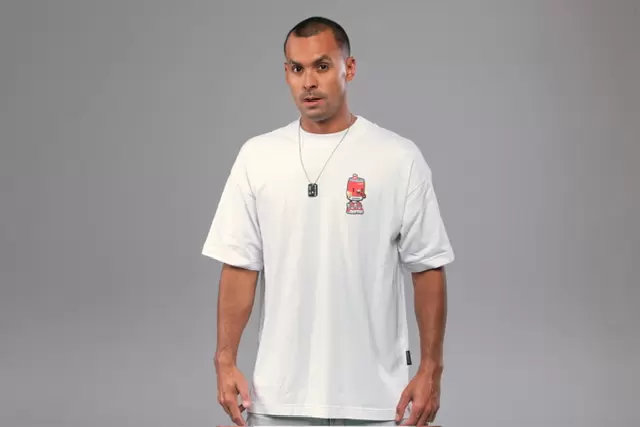 Vegas 15 anos desembarca no Stage neste sábado