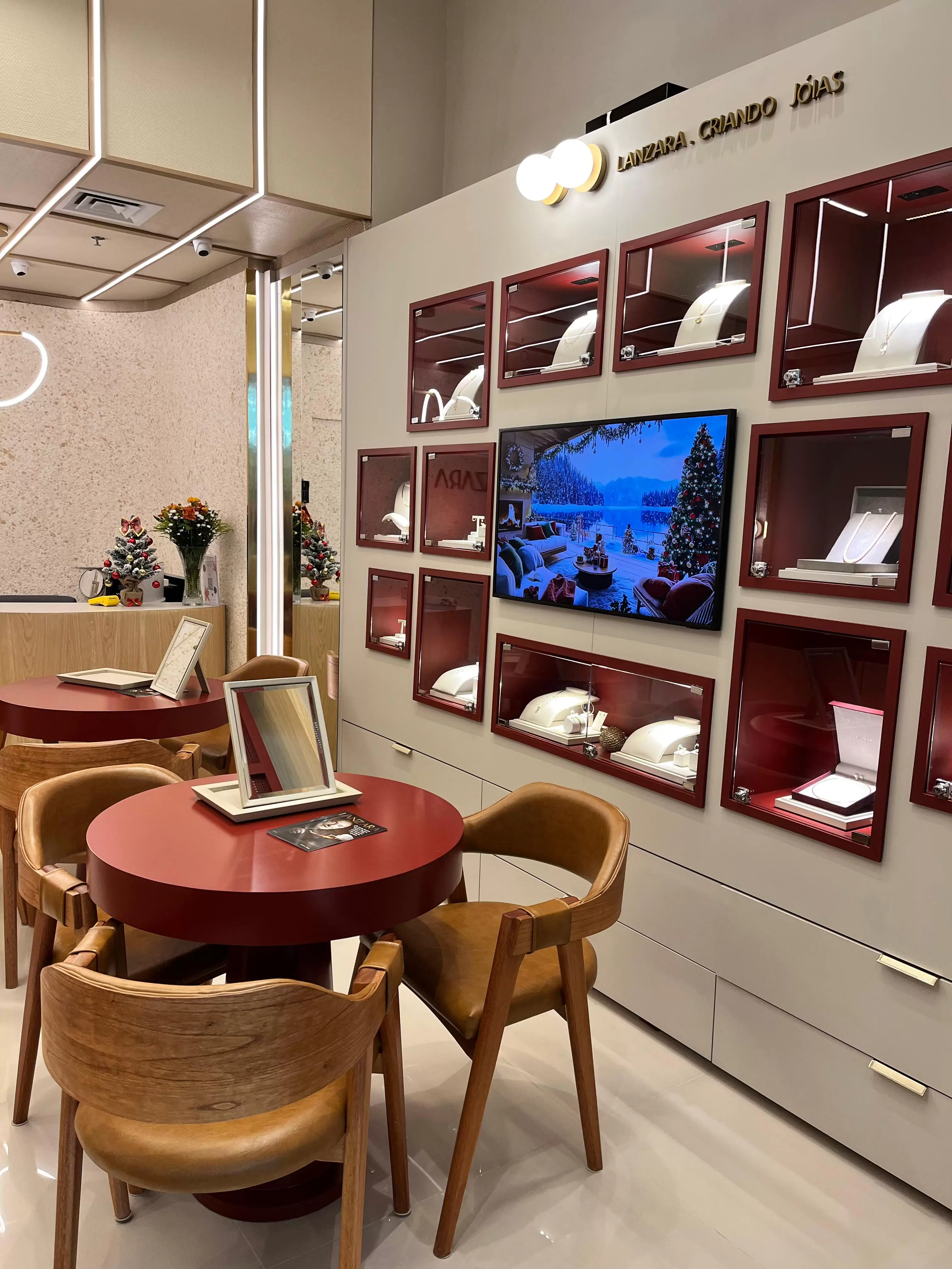 Lanzara inaugura nova loja no Villa Romana Shopping