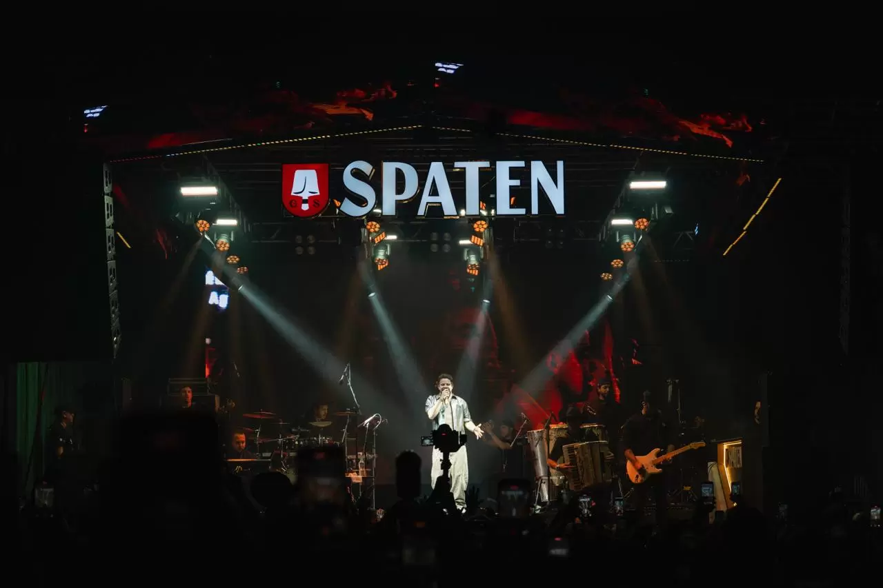 Camarote Spaten recebe Matheus Fernandes e famosos em sua terceira noite na 40ª Oktoberfest de Blumenau