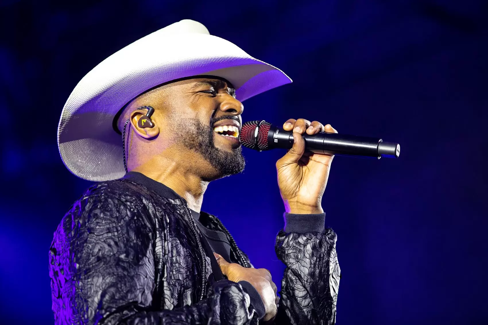 Alexandre Pires apresenta projeto inédito “Pagonejo Bão” no P12, em Jurerê In