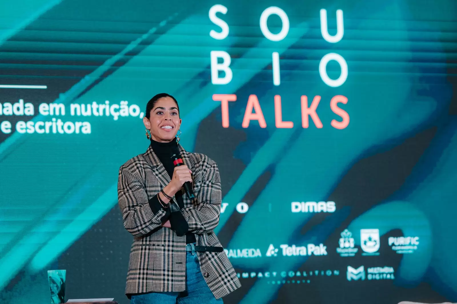 Bela Gil lota auditório na abertura do SouBio Experience 2025 em Florianópolis