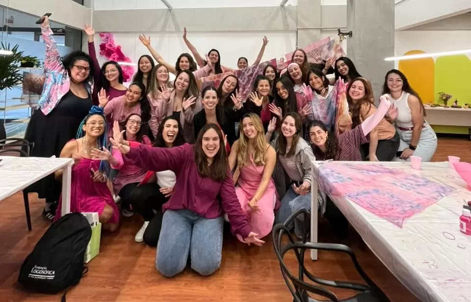 Fita UP veste a causa do Outubro Rosa com ações em Florianópolis