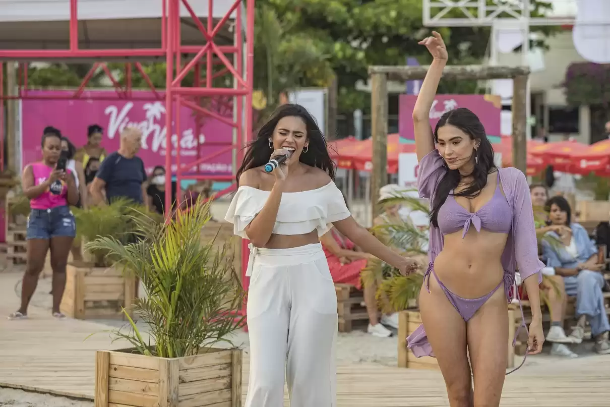 Primeiro desfile de moda na nova orla de Balneário Camboriú - Clube do Champanhe