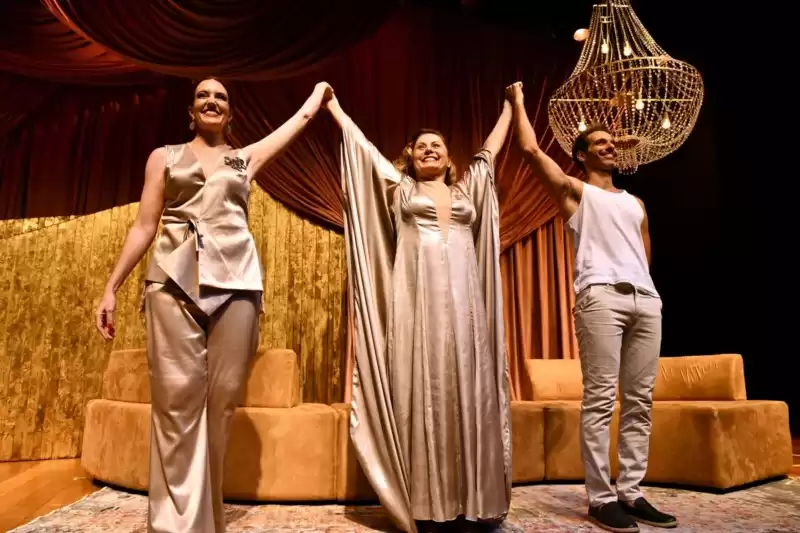 Final de semana terá Vera Fischer e apresentação de dança no Teatro Municipal de Itajaí - Clube do Champanhe