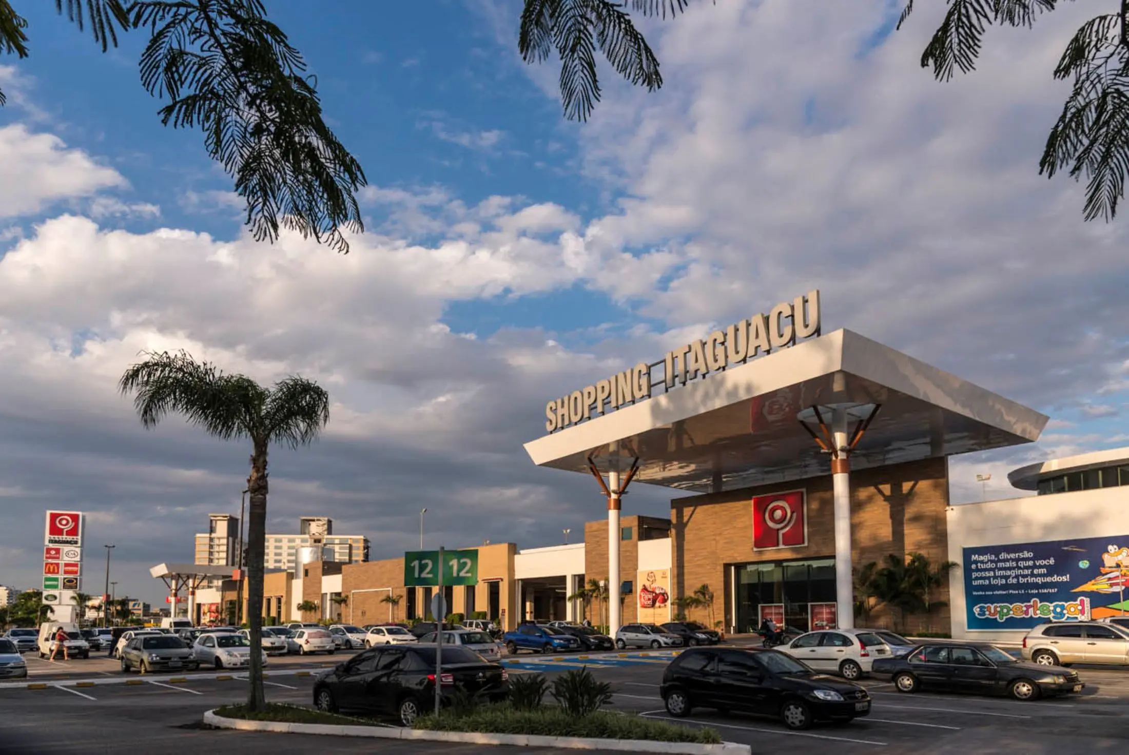 Shopping Itaguaçu celebra 44 anos como ponto de encontro marcante na vida de São José