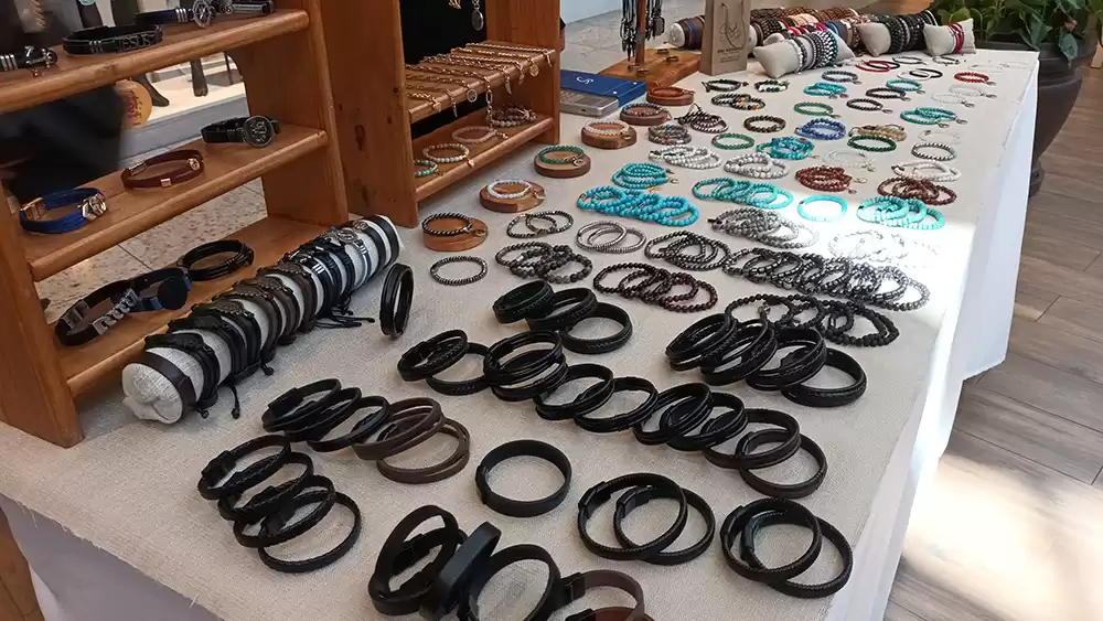 Moda, arte e gastronomia integram feira gratuita de produtos artesanais em Florianópolis