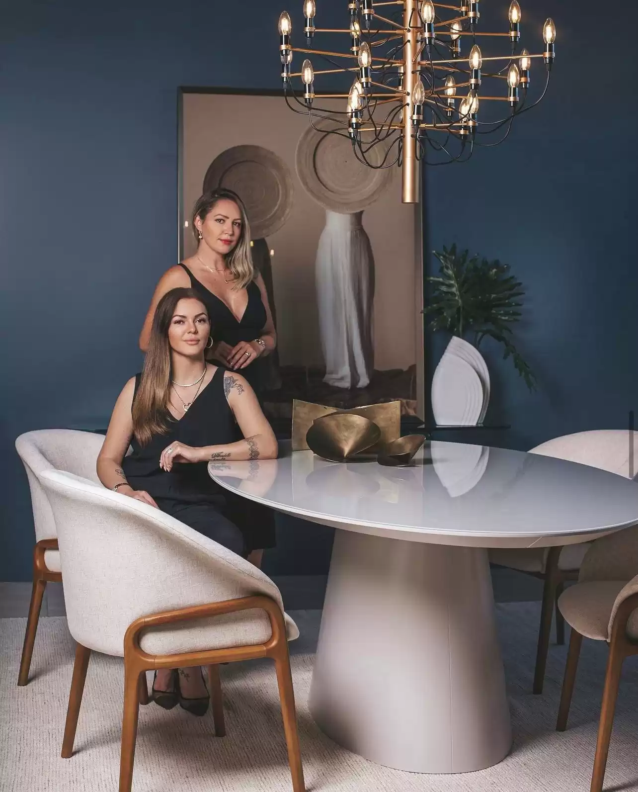 NPK Mármores inaugura vitrine assinada por Maraú Design Studio