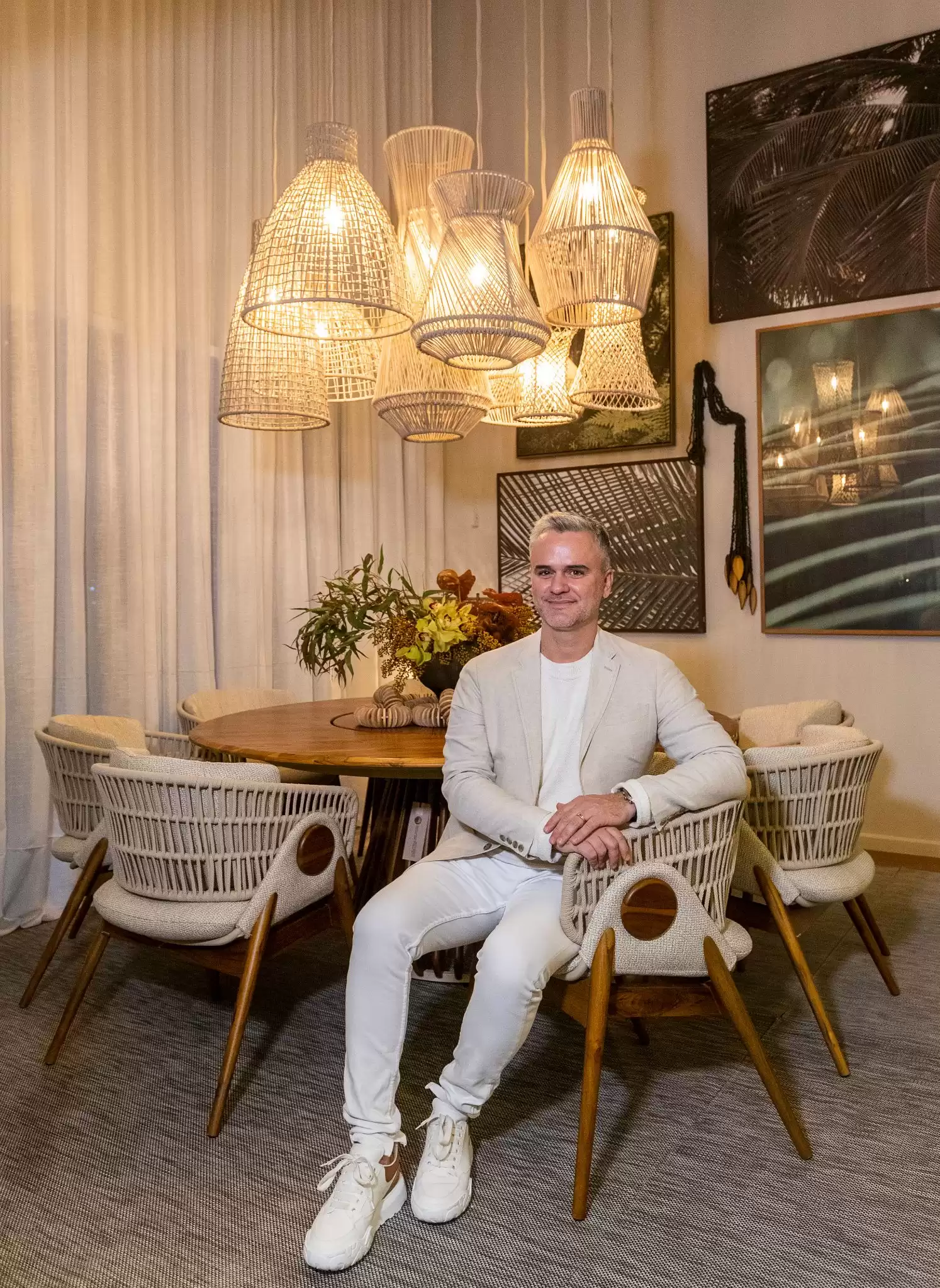 Reconexão ampliada: arquiteto Marco Antonio Medeiros busca inspiração na natureza para criar espaço de mobiliário outdoor