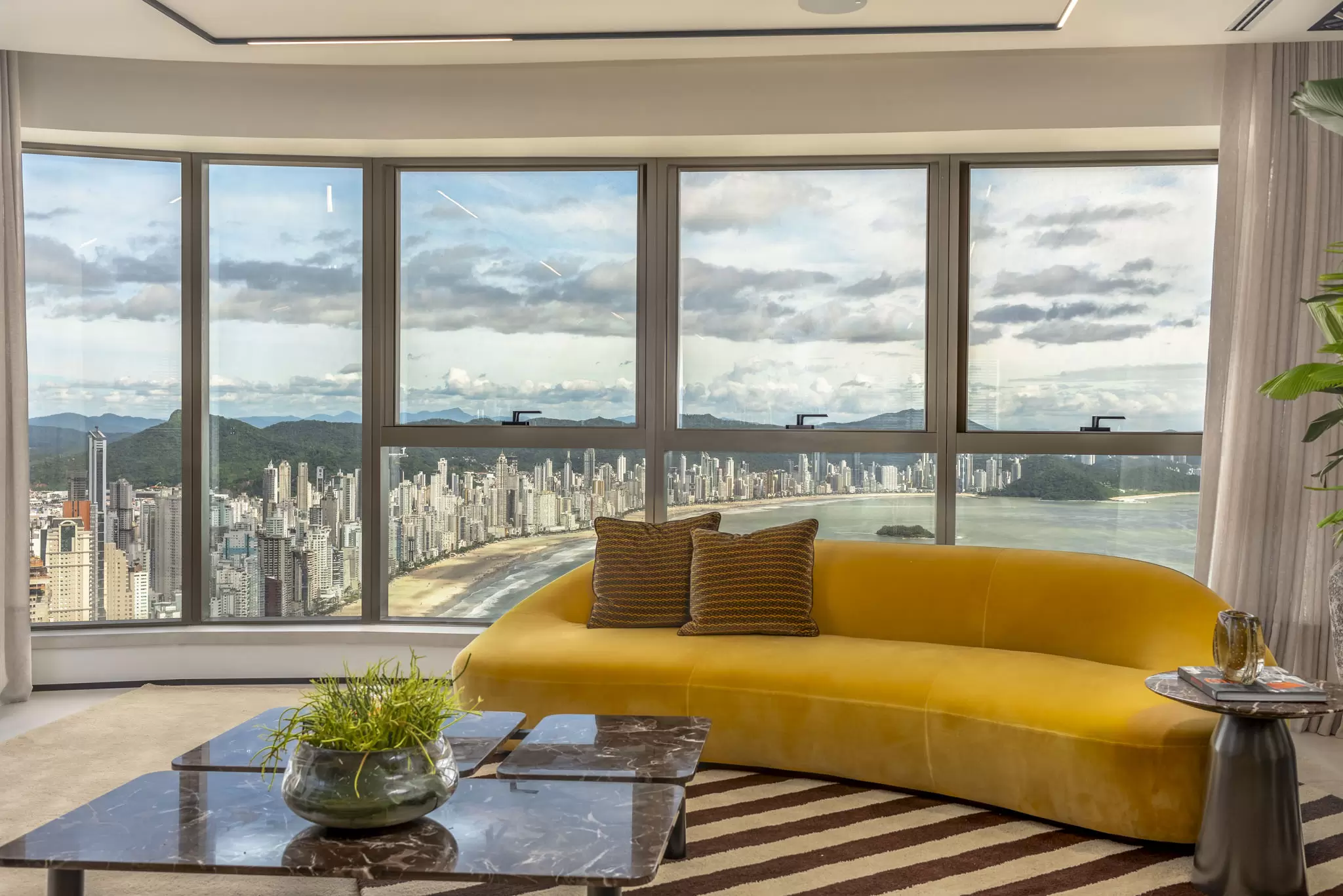 Group WS e GT Home apresentam apartamento exclusivo no Yachthouse