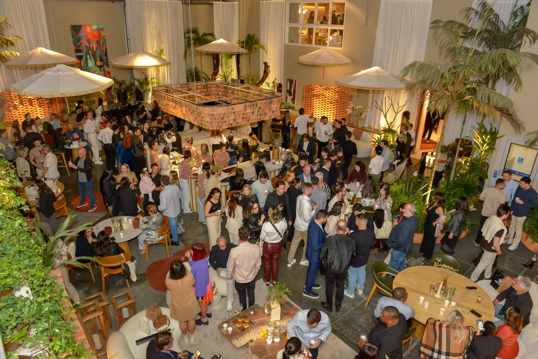 Casacor SC | Florianópolis 2025 recebe imprensa e convidados no ex-parque gráfico da NSC Comunicação