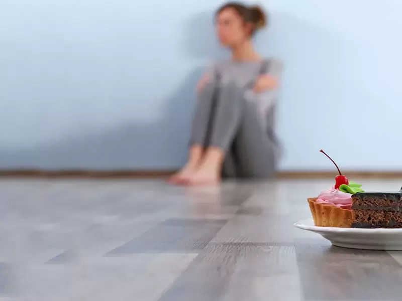 Compulsão alimentar: novo estudo revela como a tirzepatida reduz o impulso de comer