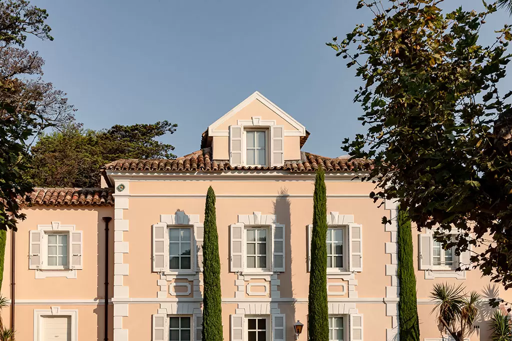 Cheval Blanc St-Tropez reabre para a temporada de verão com um tratamento exclusivo mundial da Guerlain