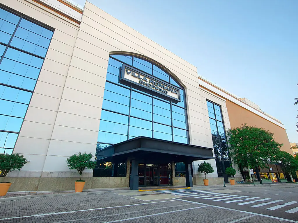 Sale de verão do Villa Romana Shopping traz grandes marcas com descontos de até 70%