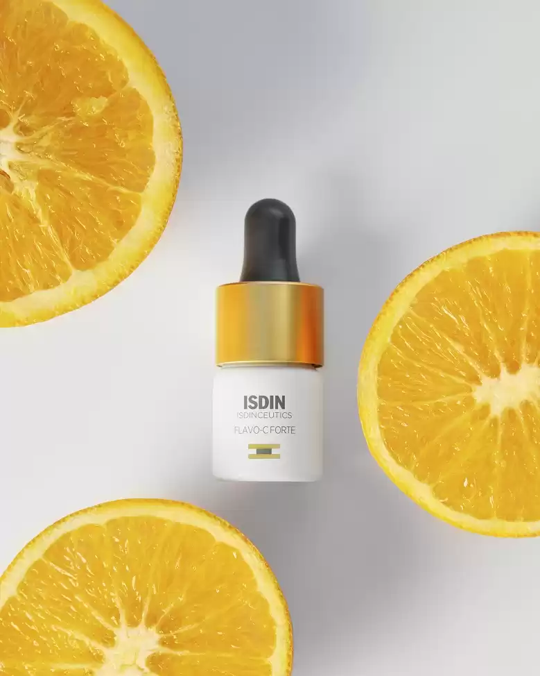 ISDIN apresenta Isdinceutics Flavo-C Forte, o novo sérum facial com 15% de vitamina C