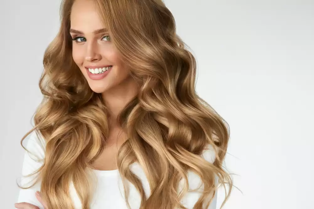 Tendências de cabelo para o verão de 2023: fios longos e